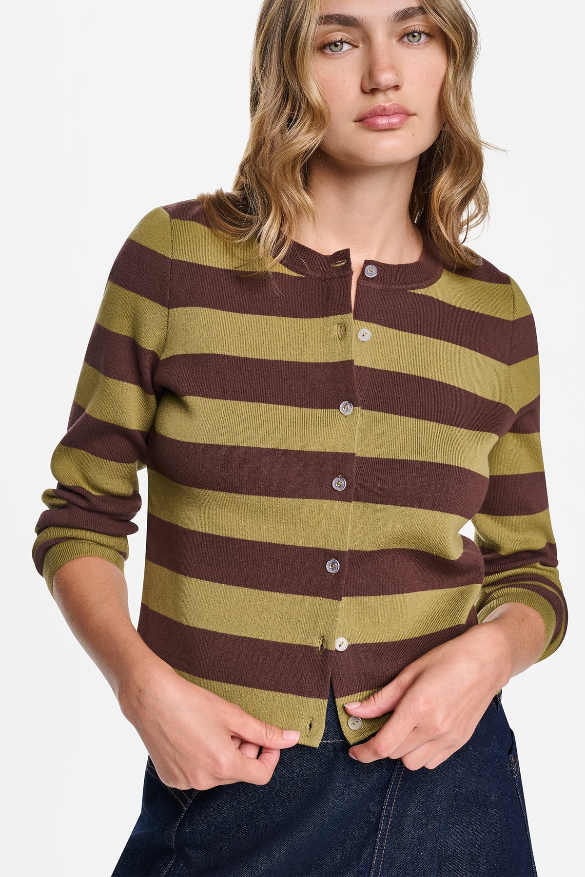 DKNY CROPPED STRIPED CARDIGAN