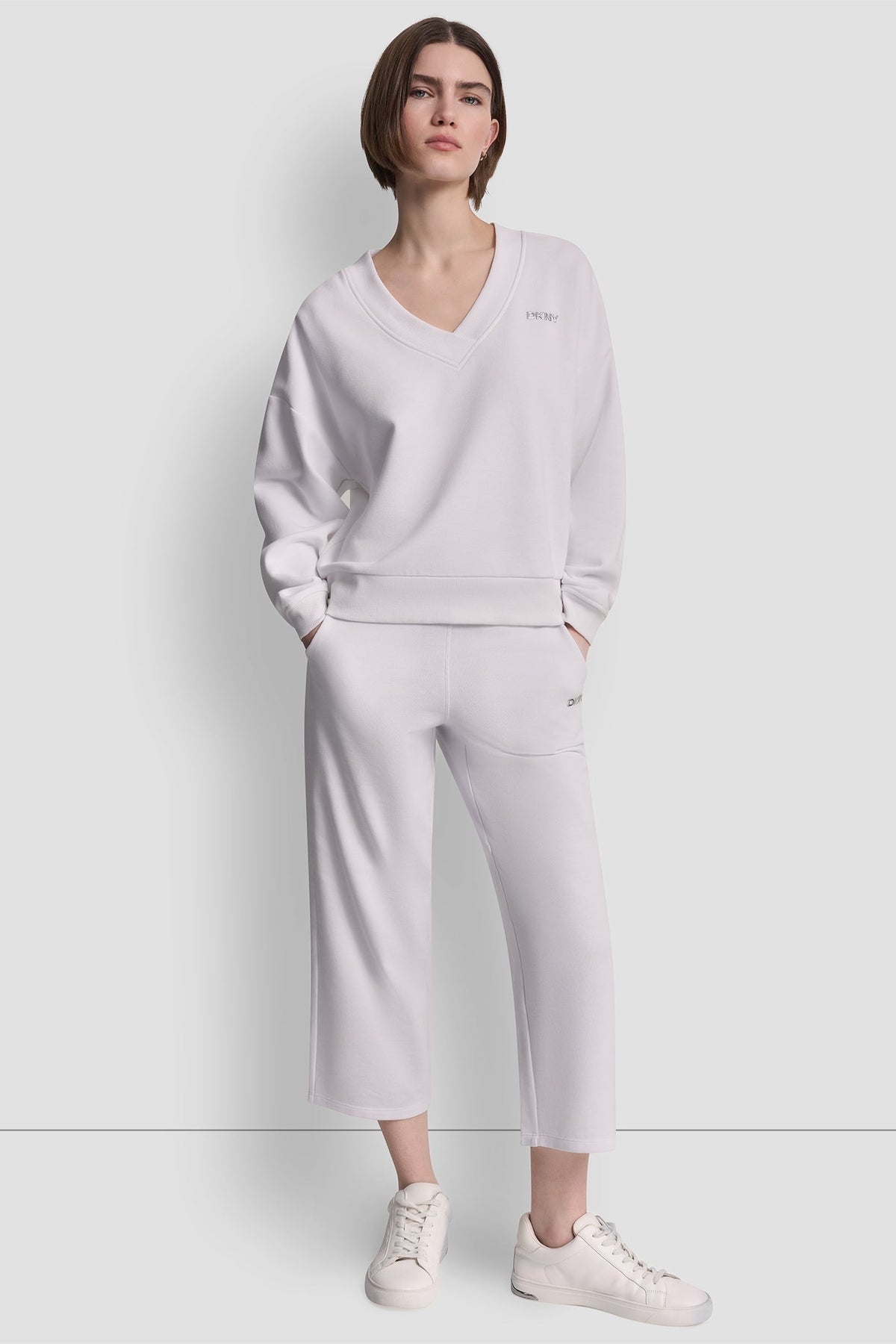 DKNY METALLIC BUBBLE LOGO V-NECK PULLOVER