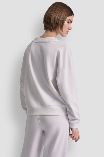 DKNY METALLIC BUBBLE LOGO V-NECK PULLOVER