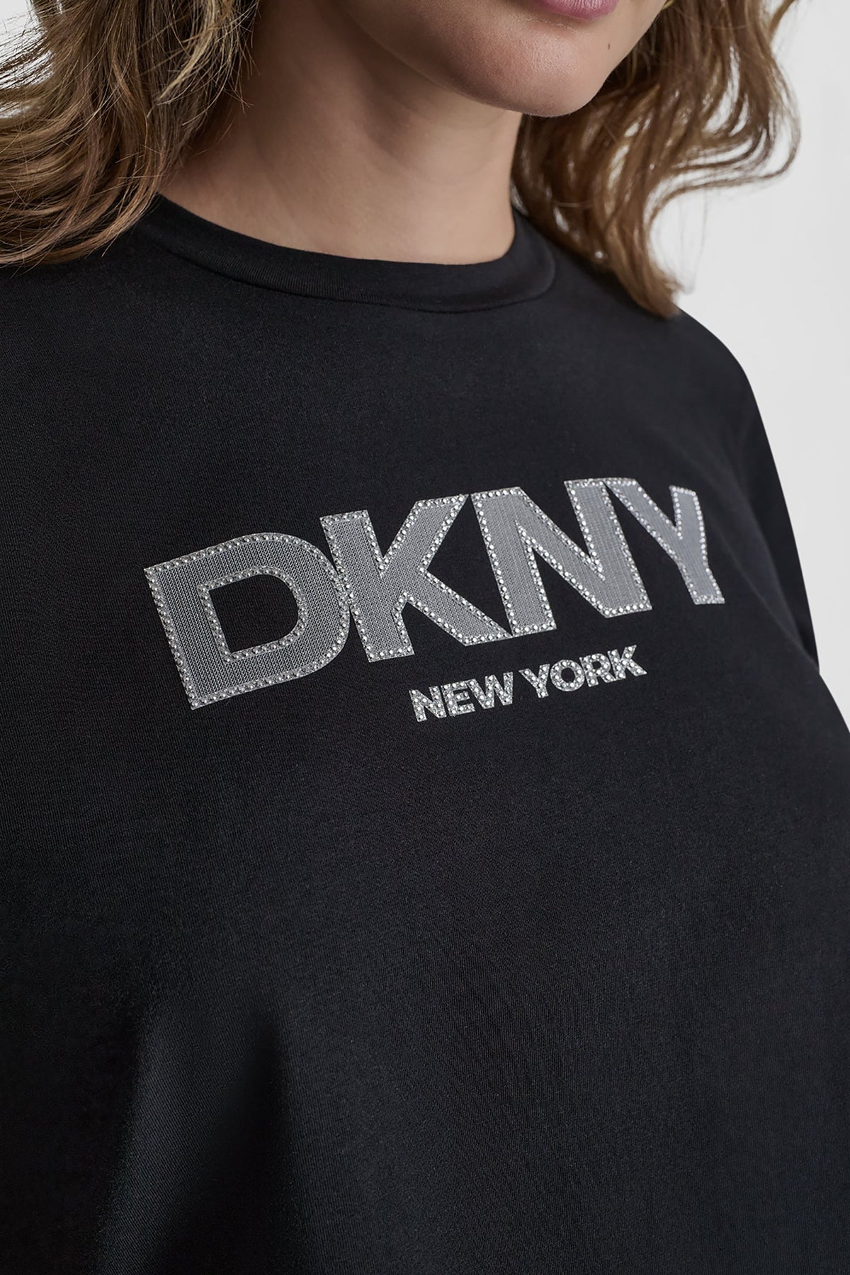 DKNY CRYSTAL BORDER LOGO GRAPHIC TEE