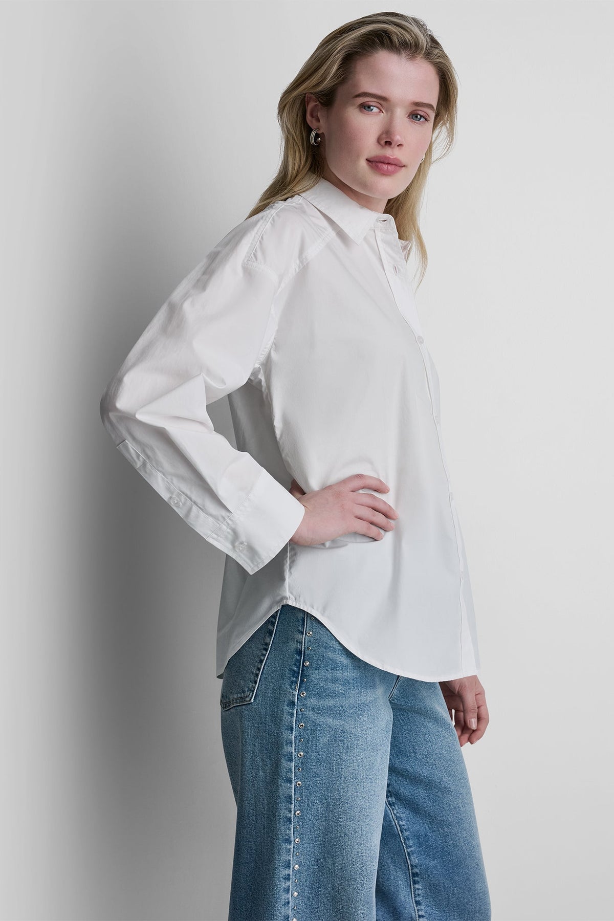 DKNY BUTTON FRONT SHIRT WITH FITTED BACK