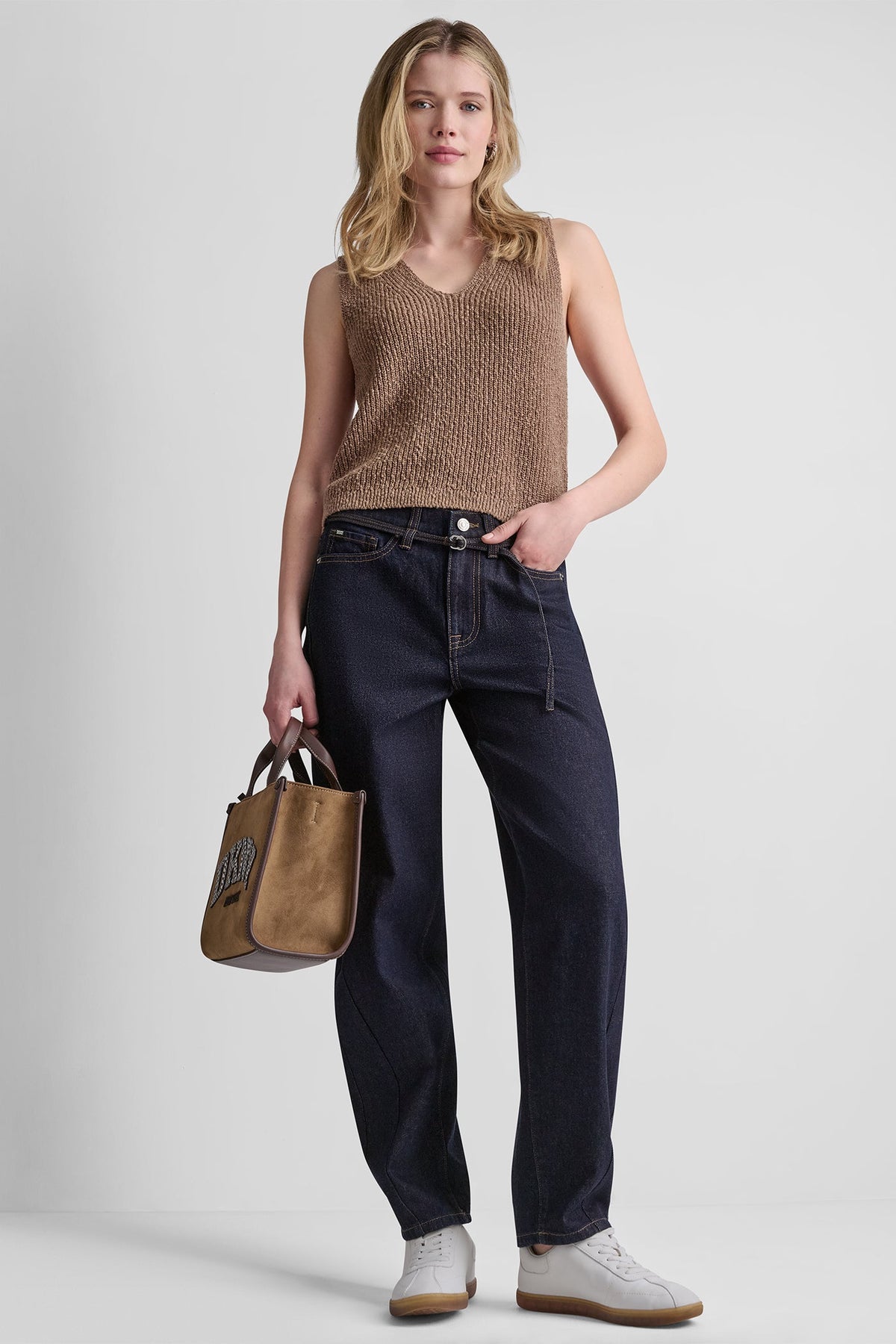 DKNY MID-RISE BARREL JEAN