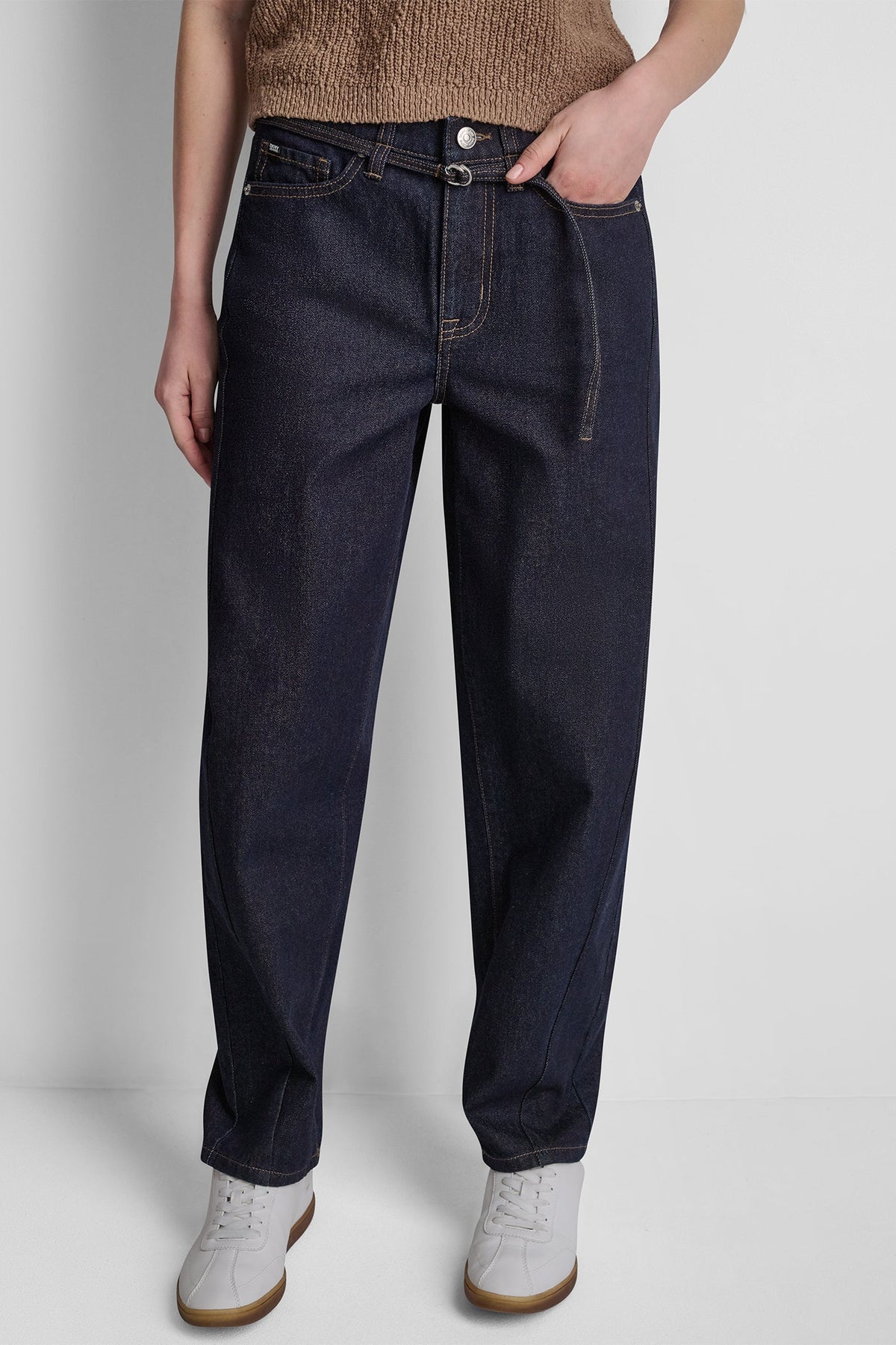 DKNY MID-RISE BARREL JEAN