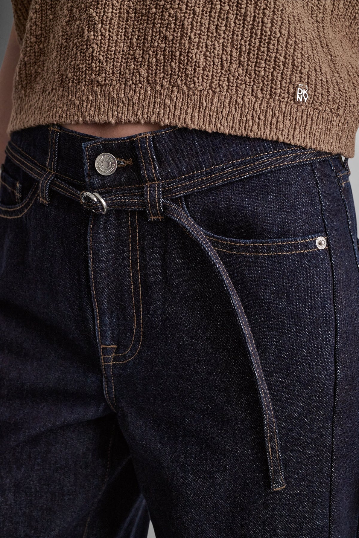 DKNY MID-RISE BARREL JEAN