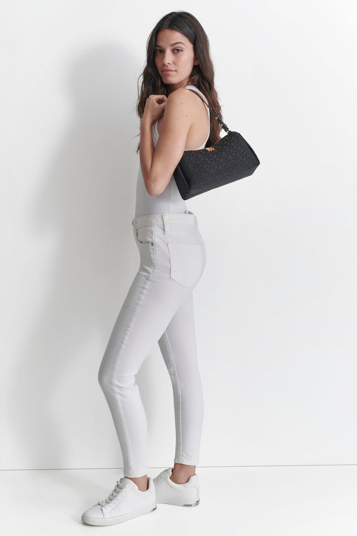 DKNY REMY LOGO SHOULDER BAG