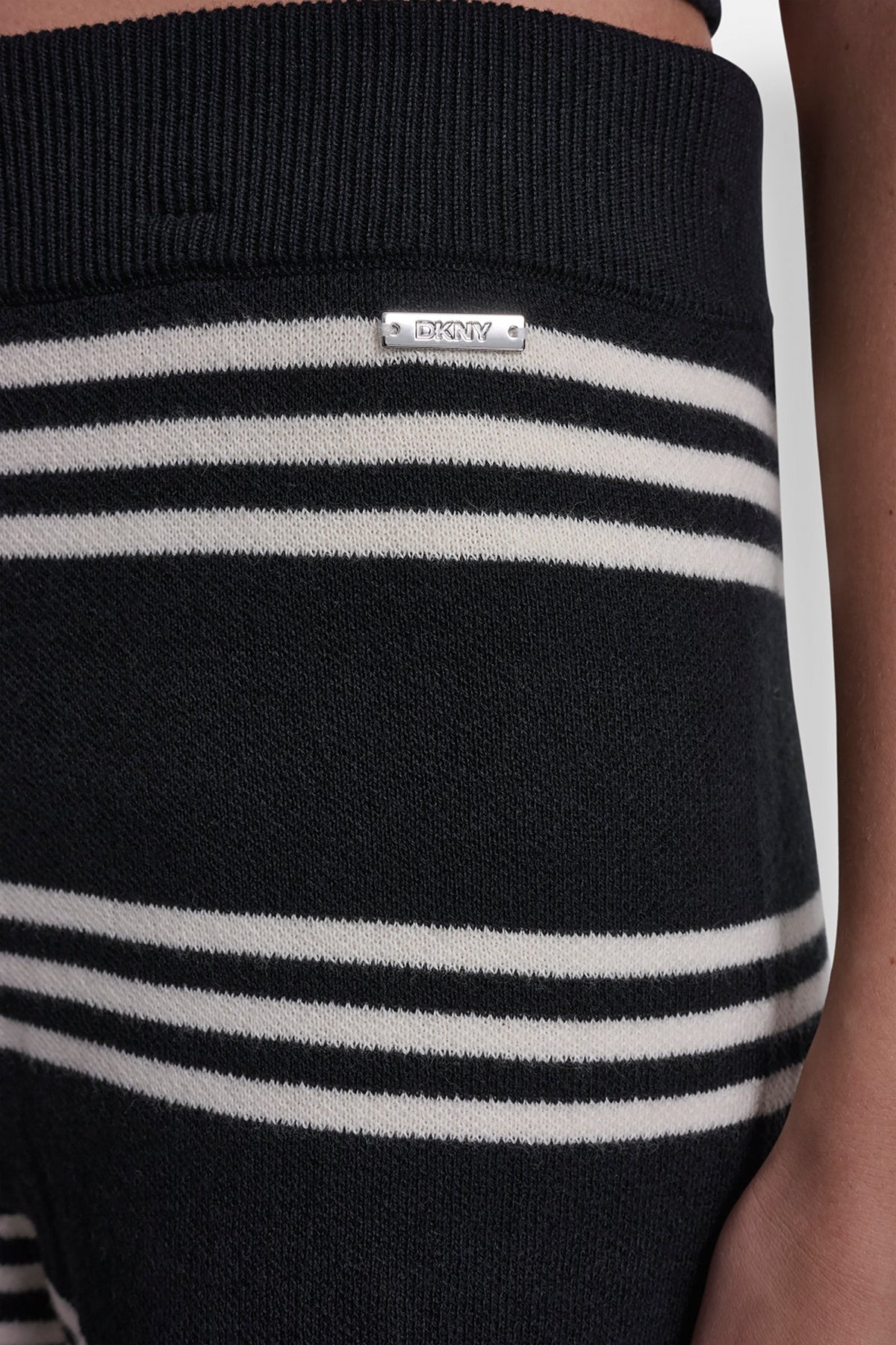 DKNY STRIPED SWEATER SHORT