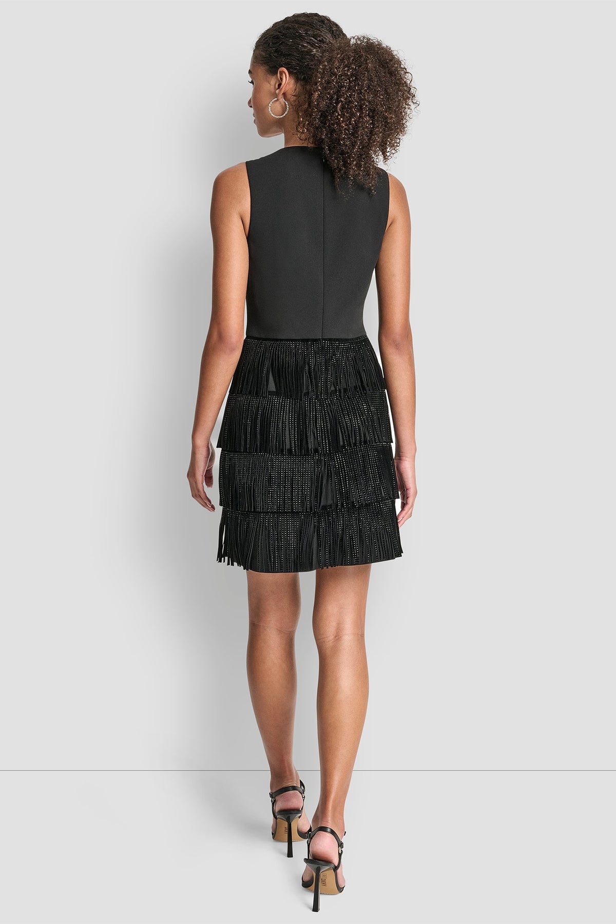 DKNY SLEEVELESS SHIFT DRESS WITH TIERED SKIRT