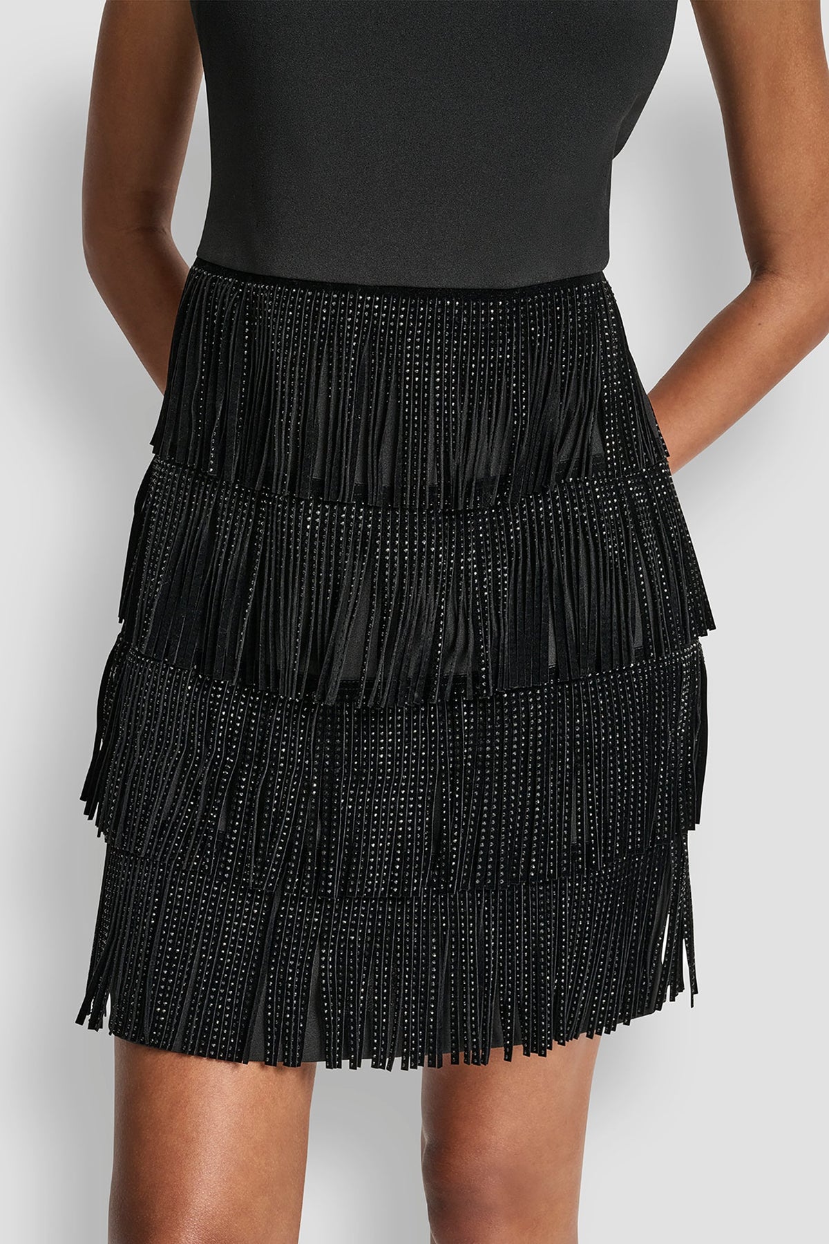 DKNY SLEEVELESS SHIFT DRESS WITH TIERED SKIRT
