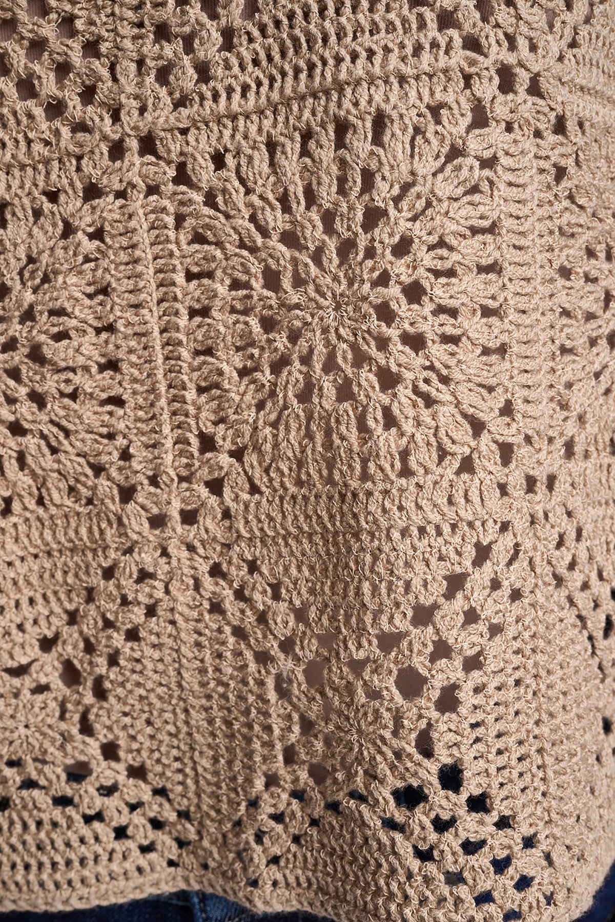 DKNY SLEEVELESS CROCHET SQUARE SWEATER