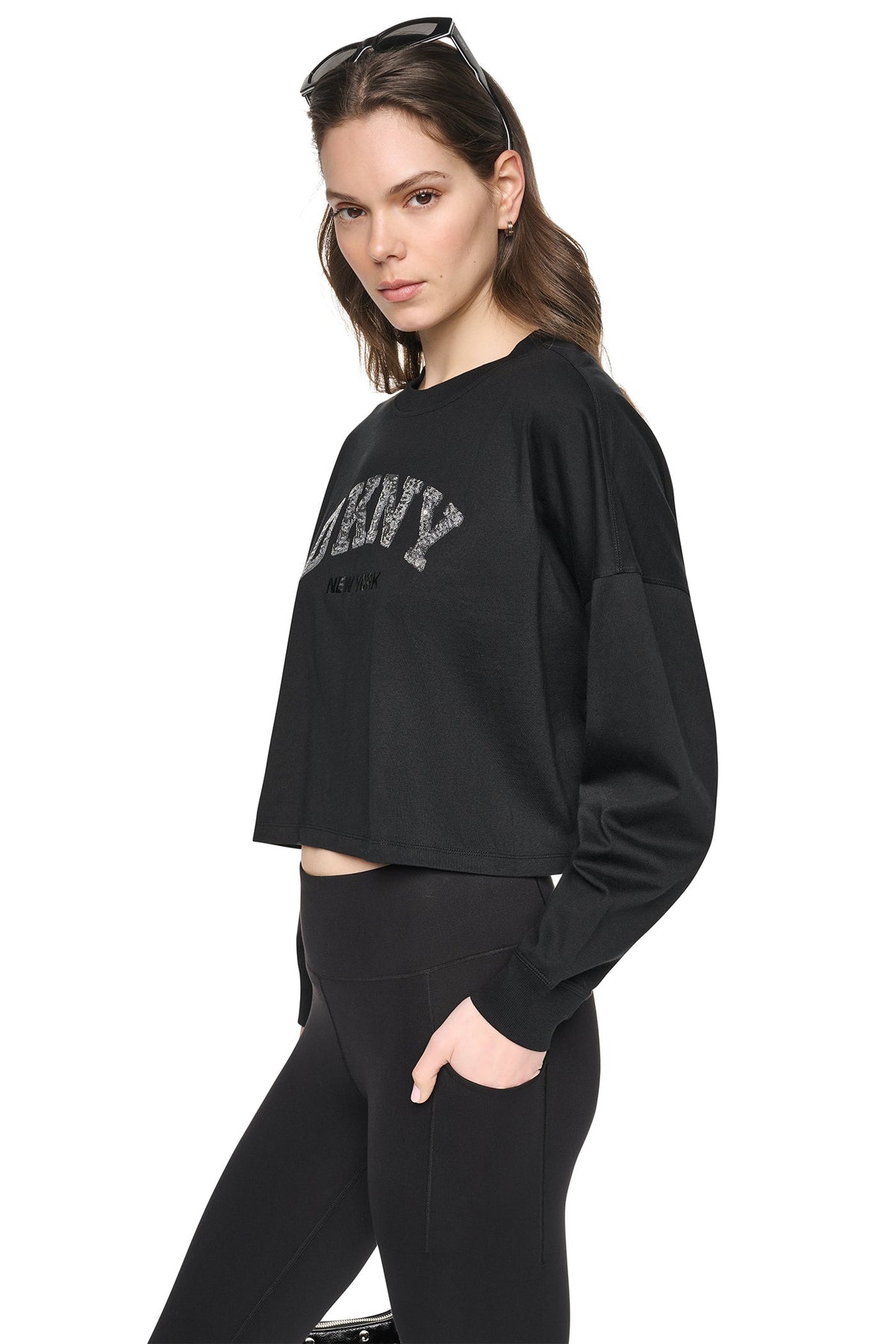 DKNY CROPPED SEQUIN VARSITY LOGO TEE
