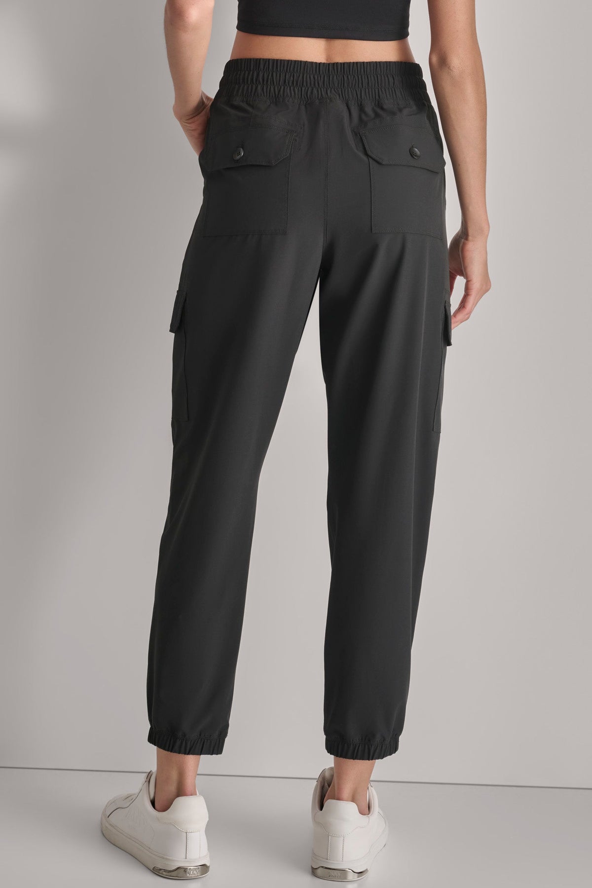 DKNY HIGH-RISE RELAXED CARGO JOGGER