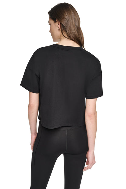 DKNY CROPPED METALLIC LOGO TEE