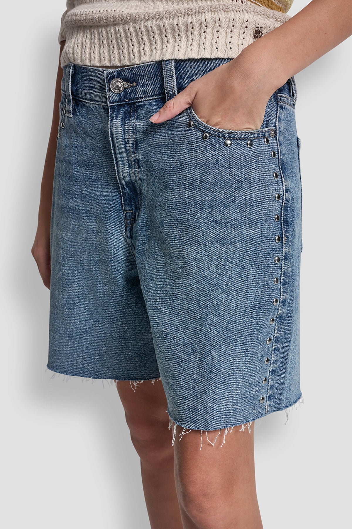 DKNY MID-RISE DENIM SHORT
