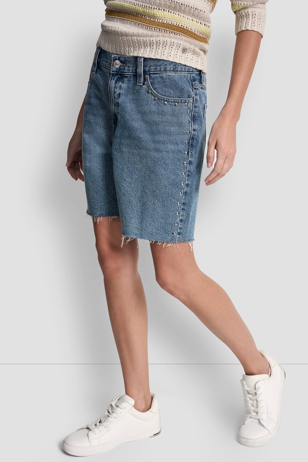 DKNY MID-RISE DENIM SHORT